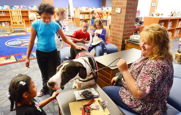 Reading Helper Dogs At Petway School In Vineland 