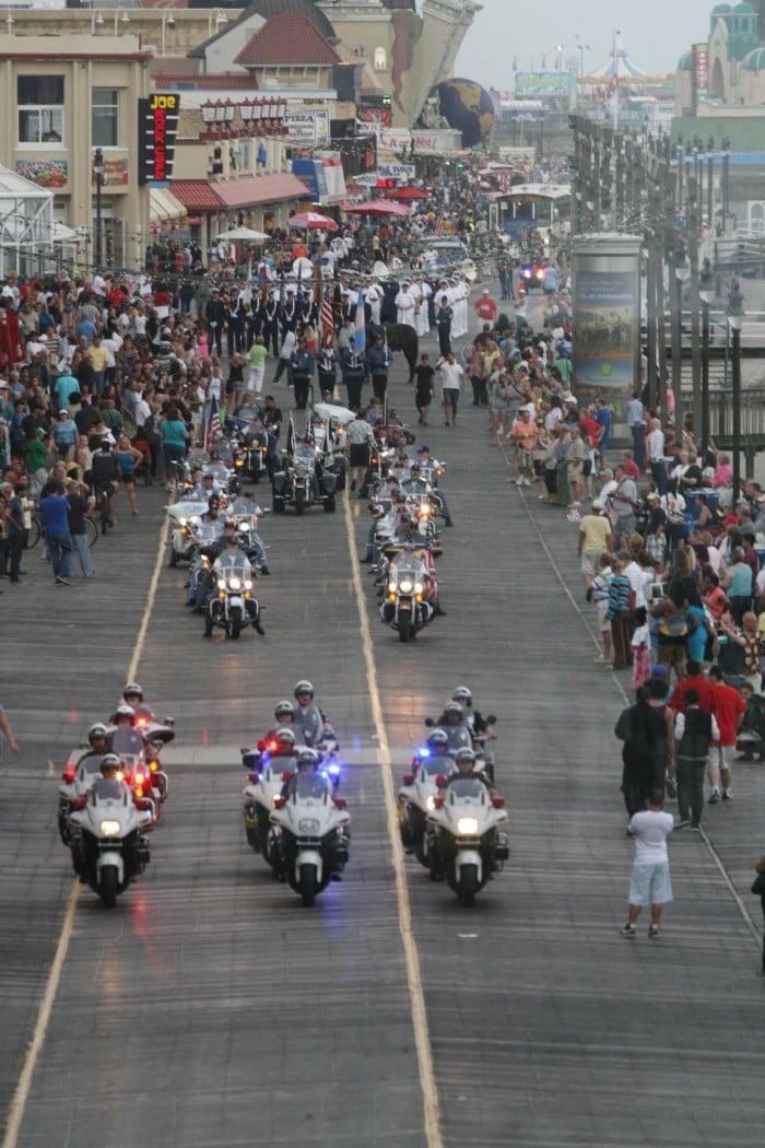ARMED FORCES PARADE