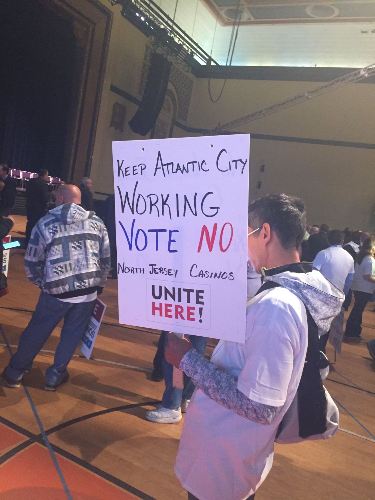 Anti-North Jersey casinos rally draws 1,000 to Boardwalk Hall