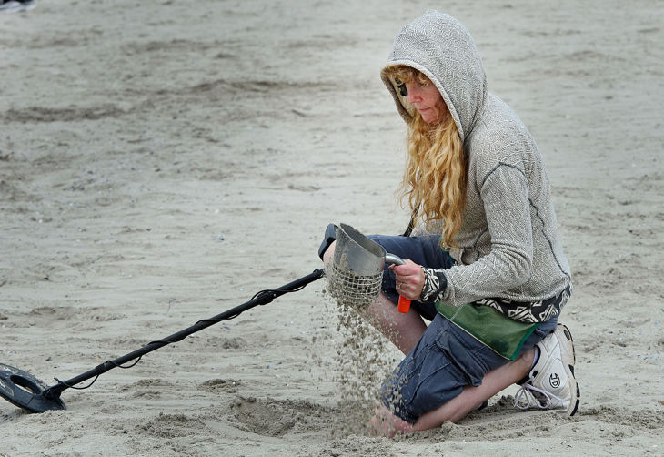METAL DETECTOR