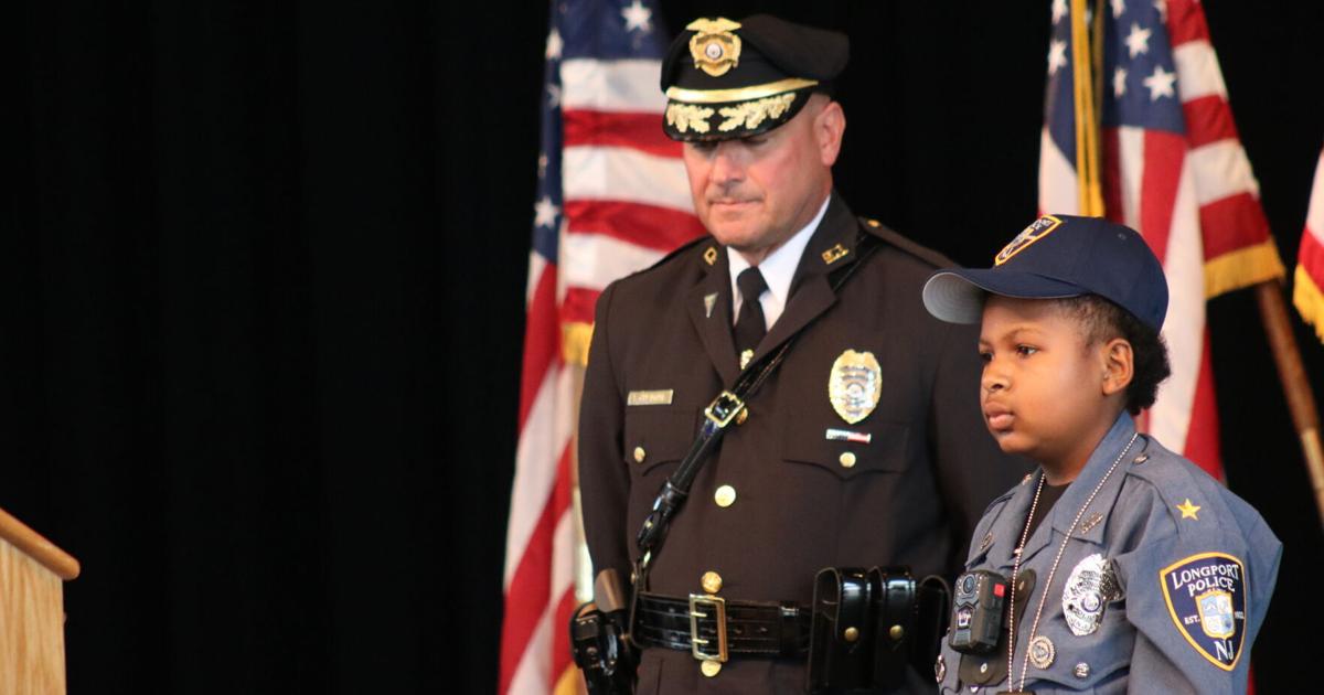 Police Cheering South Jersey police cheer Texas boy's Secret Service honor