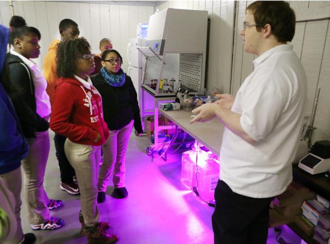 Woodbine students learn about algae growth at laboratory