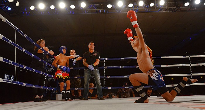 muay thai fighting