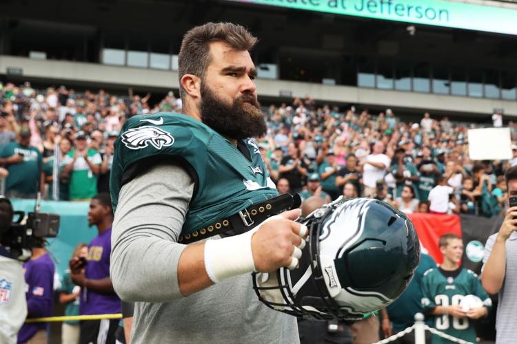 Jason Kelce signed Eagles contract extension at UPS store - Sports