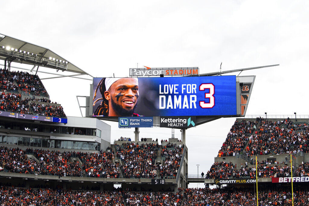 Analysis: Teammates gave Damar Hamlin the ultimate tribute - Seattle Sports