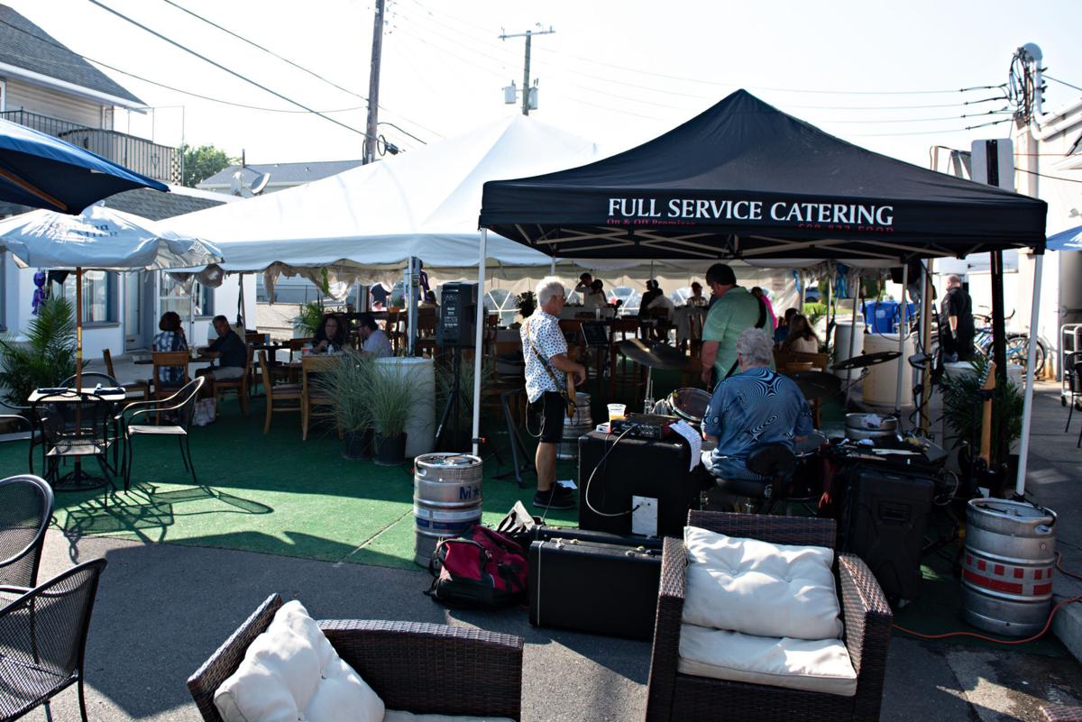 071520_nws_dining