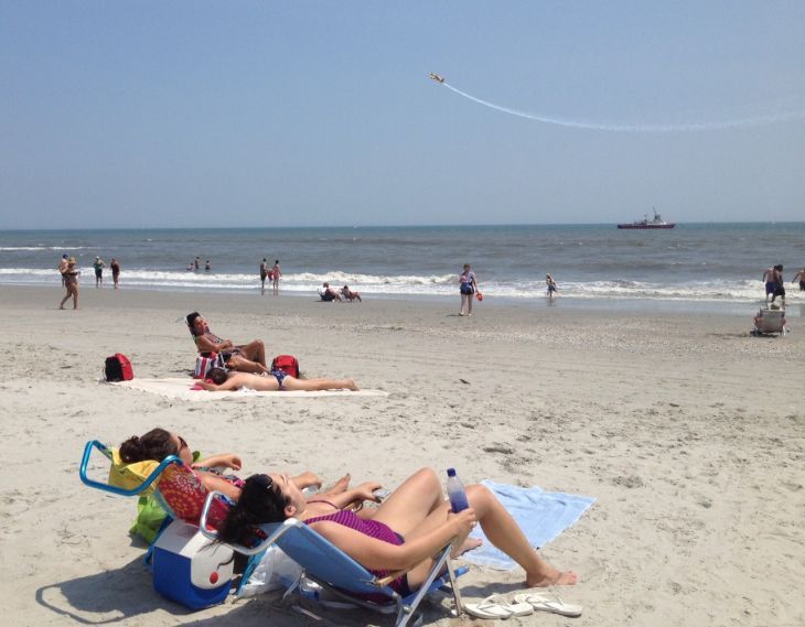 Hundreds of beachgoers catch practice for Atlantic City Airshow Local