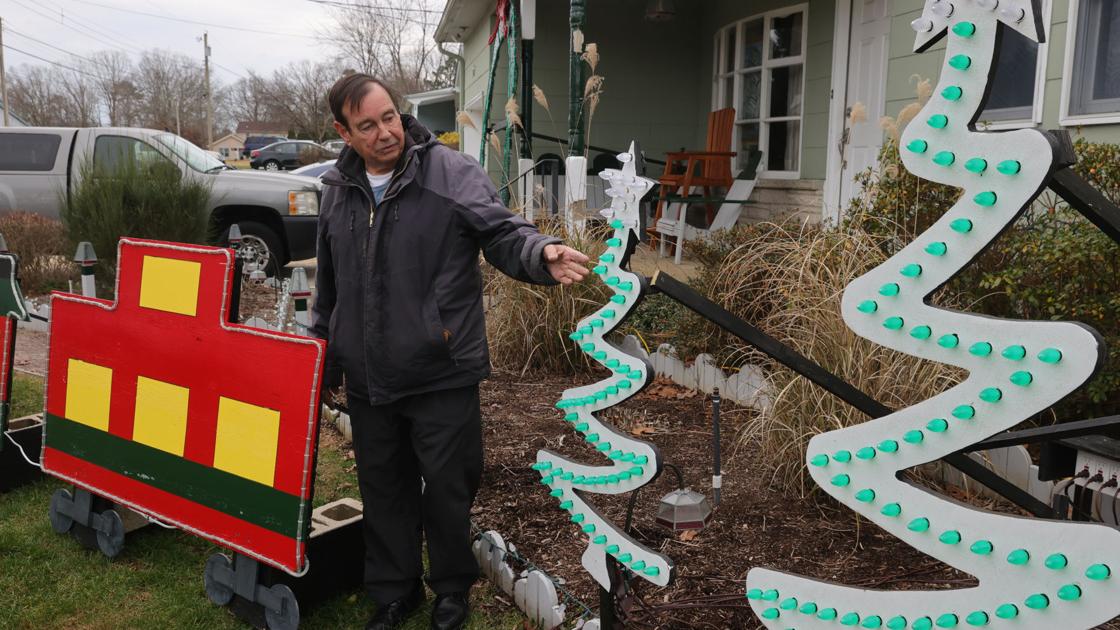 Egg Harbor Township man builds his own Christmas decorations to light up holiday | Local News