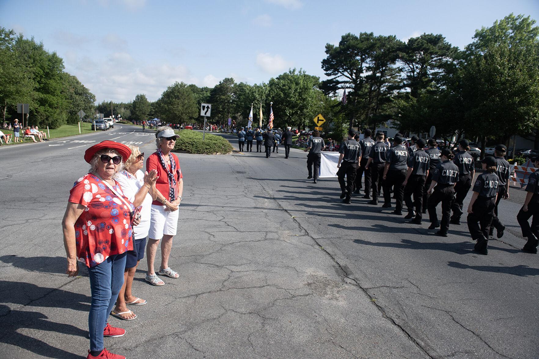 Thousands come out for Smithville's Fourth of July parade