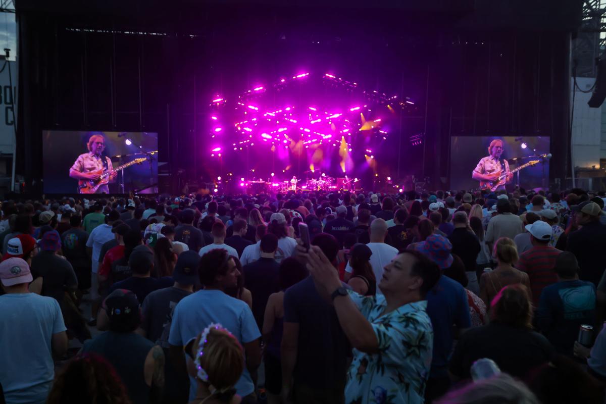 Thousands turn out to see Phish on Atlantic City beach