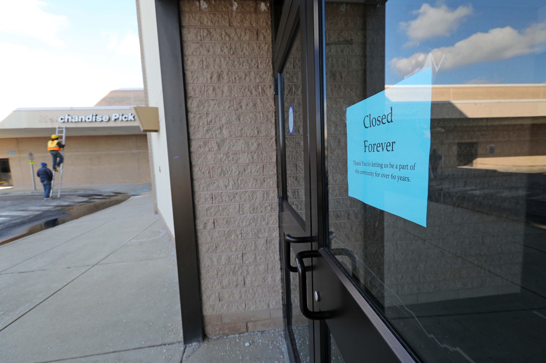 payless hamilton mall