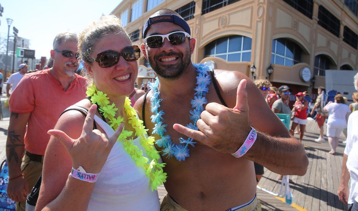 Jimmy Buffett concert late