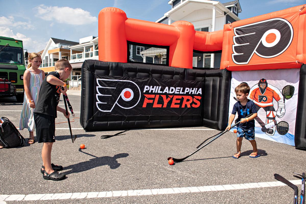 See the Flyers (and Gritty) This Summer at the Jersey Shore – NBC10  Philadelphia