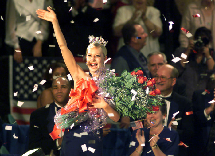 MISSA02_CROWN.66711.JPG