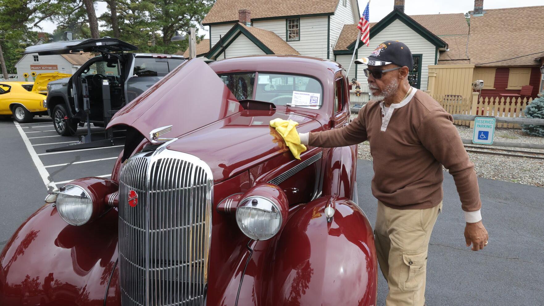 PHOTOS Car show in Smithville