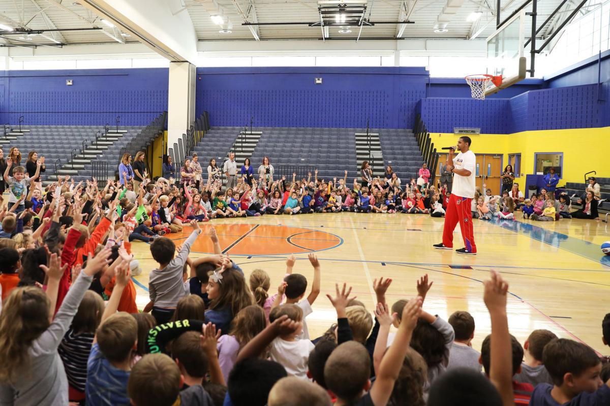 Harlem Wizard Dribbles And Dunks To Delight Northfield Students Schools Pressofatlanticcity Com