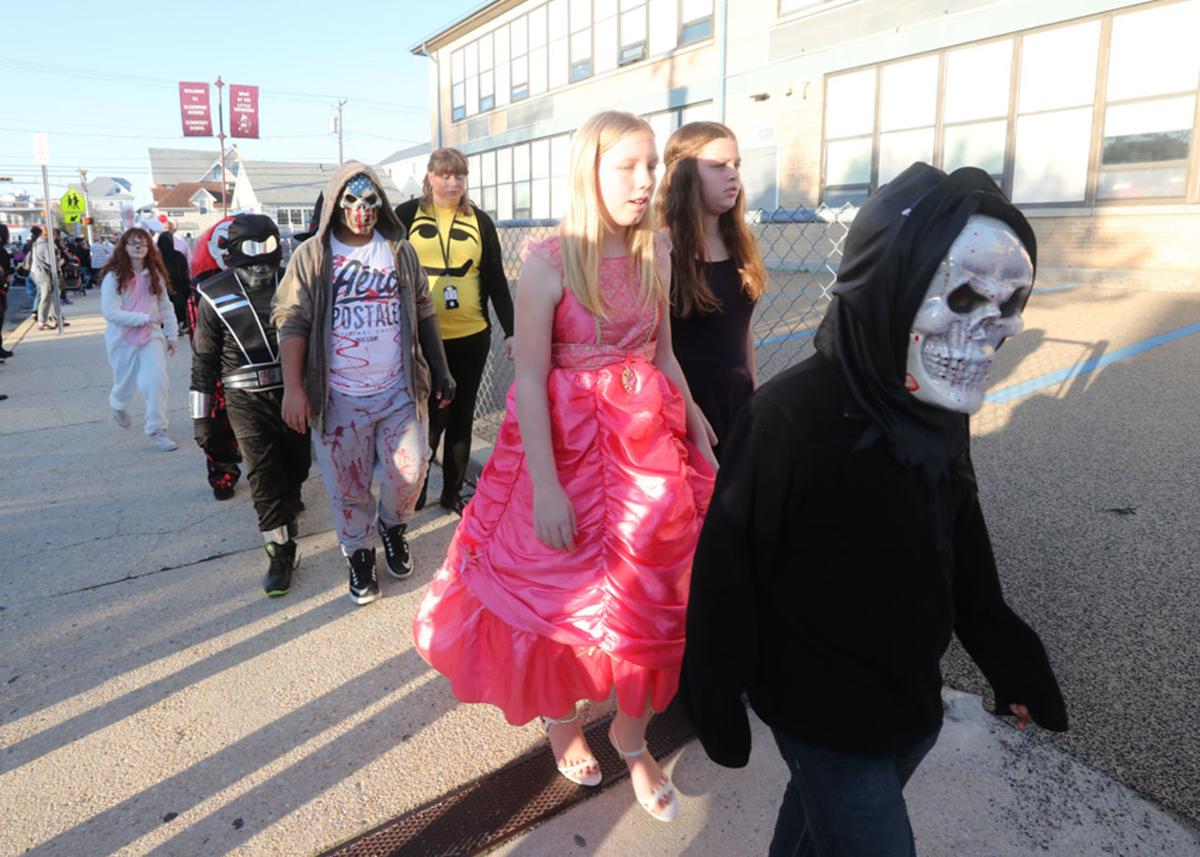 GALLERY Glenwood Ave School Halloween Parade Wildwood Halloween