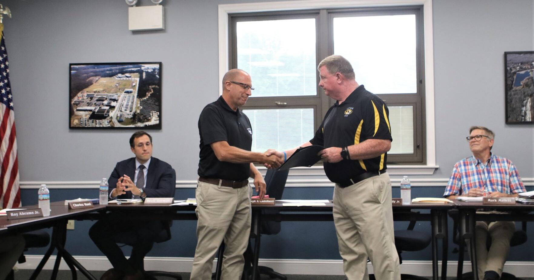 LCMR School superintendent praised at final meeting - Vimarsana News