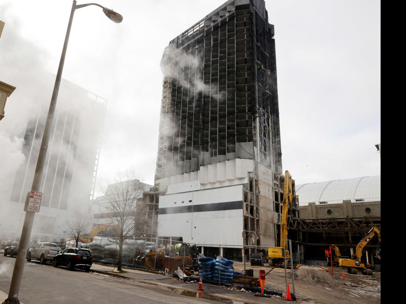 Small Says No Trump Plaza Implosion Auction But Icahn Will Donate 175 000 Latest Headlines Pressofatlanticcity Com The trump plaza hotel and casino in atlantic city went bankrupt and shut in 2014. small says no trump plaza implosion