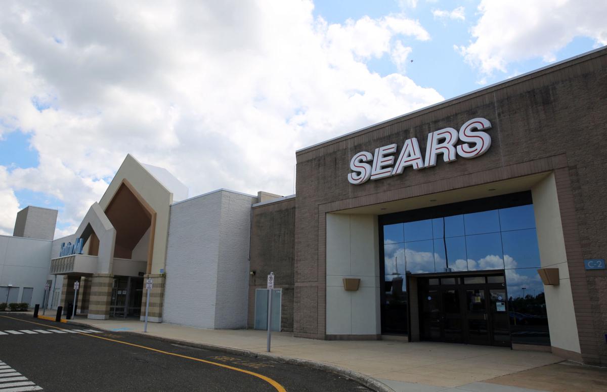 sears at hamilton mall to close money