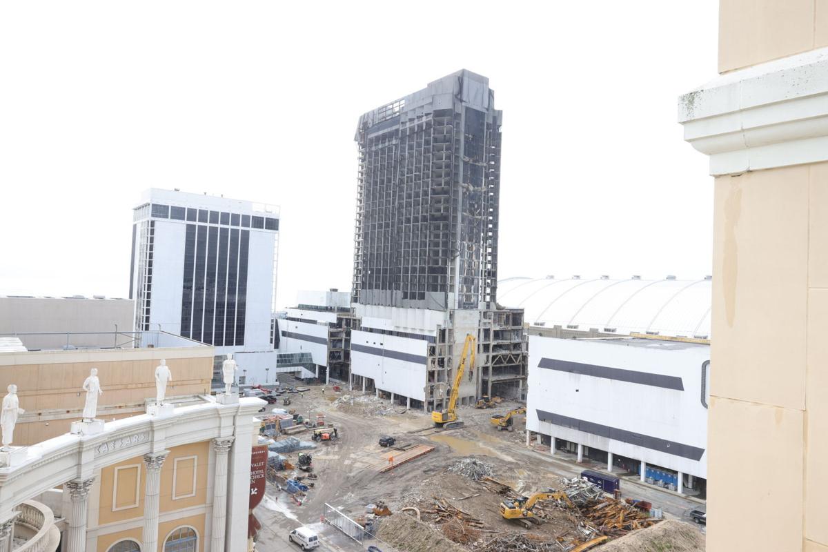 Gofundme Campaign Started To Allow Hillary Clinton To Blow Up Trump Plaza Local News Pressofatlanticcity Com Hundreds gather to watch piece of atlantic city history come down. blow up trump plaza