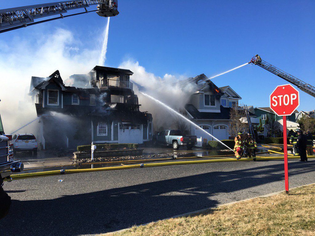 Fire destroys two multimilliondollar homes in Avalon Latest