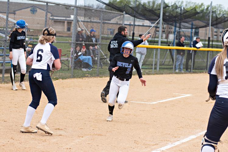 Hammonton wins twice to reach semifinals of its softball tournament