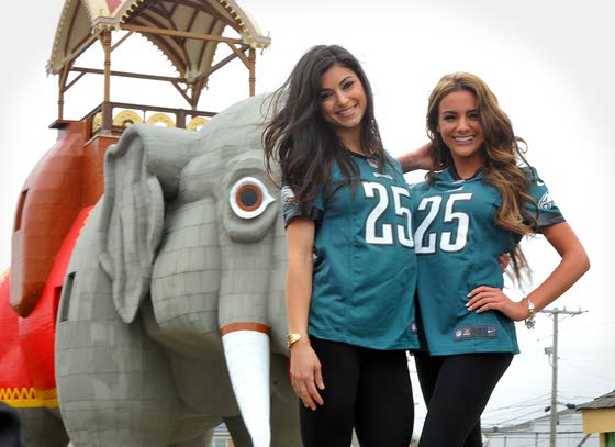 Pictorial: Eagles Cheerleaders Are in Mexico for Their Calendar