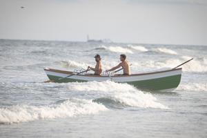 Bob Bechtel and Hayden Smallwood compete in Doubles Row at Atlantic City Lifeguard Classic