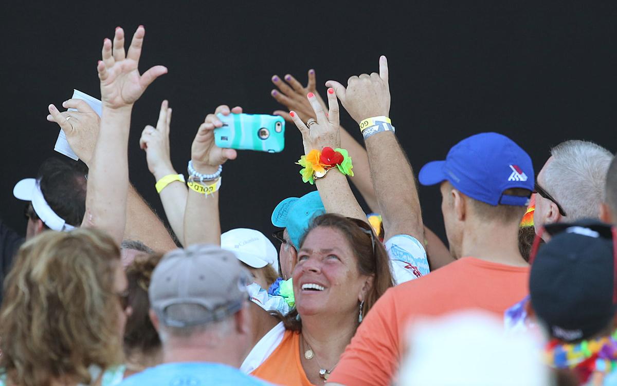 Jimmy Buffett concert late