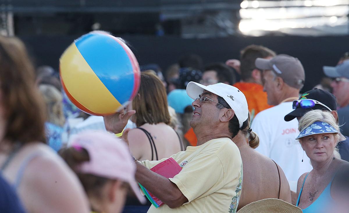 Jimmy Buffett concert late