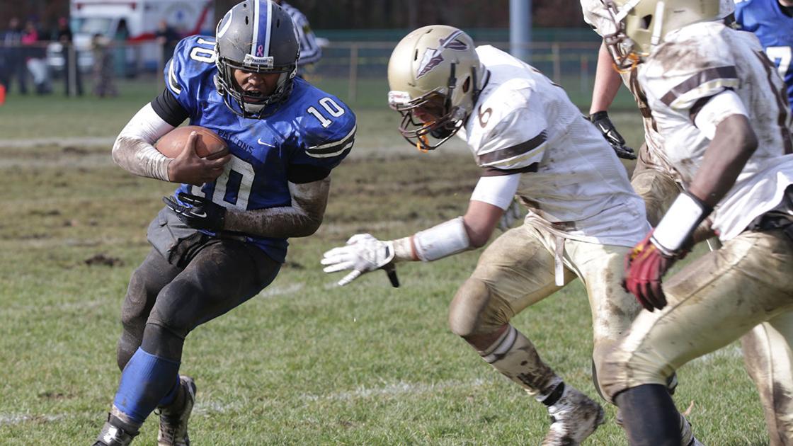 High school football teams to watch Oakcrest High School