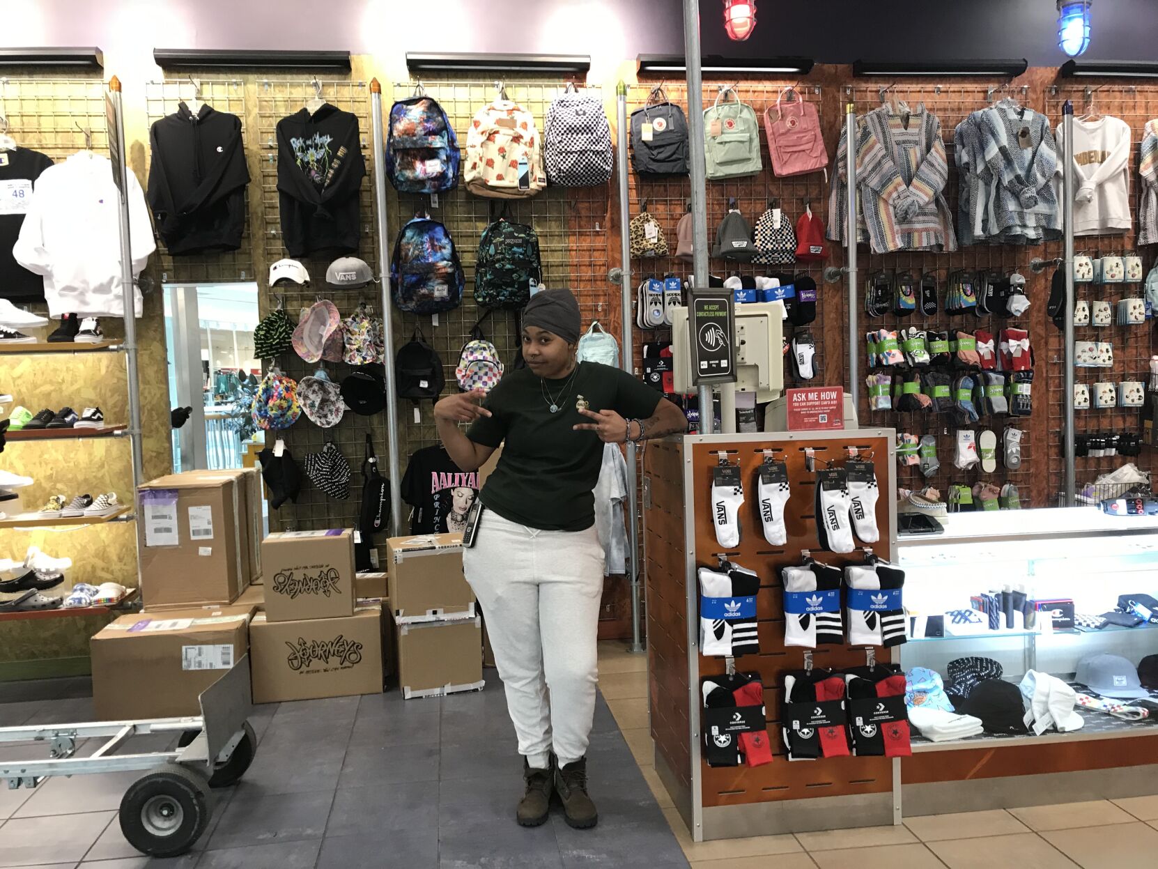 tyrone mall vans store