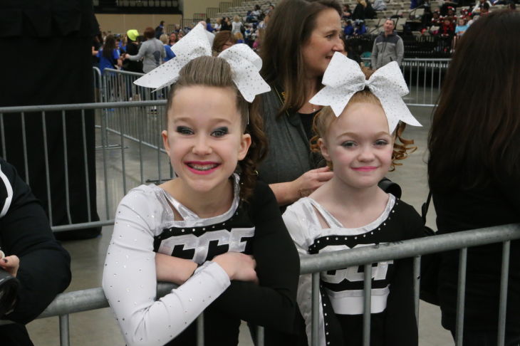CHEERLEADING COMPETITION