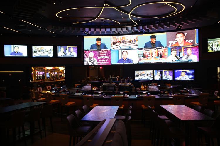 How Dave & Buster's markets like a local restaurant (DCO)
