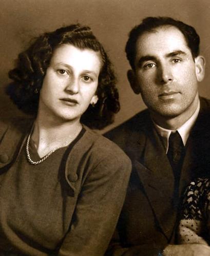 Roth Family Honors Parents with Holocaust Studies Scholarship