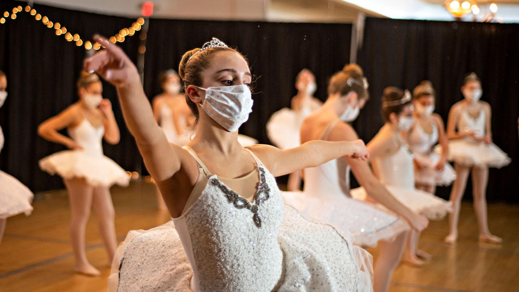 Dance studios don't let pandemic stop 'Nutcracker' holiday tradition - Vimarsana News