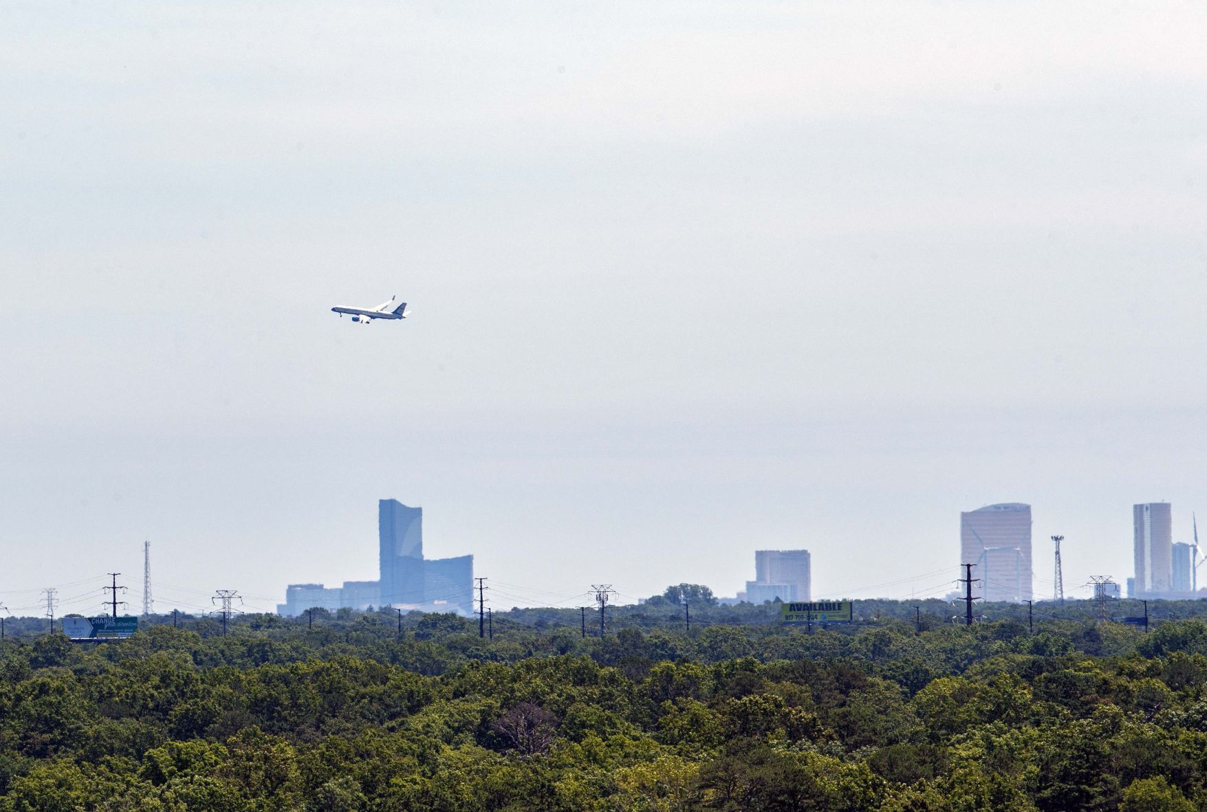what airlines fly out of atlantic city airport