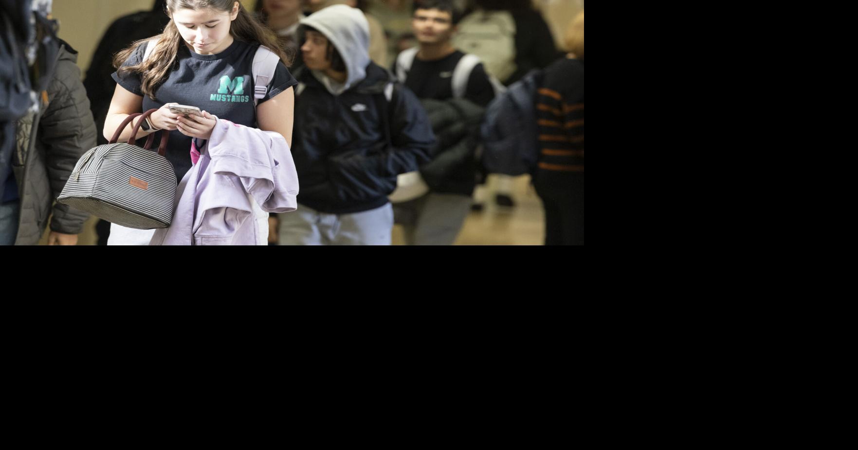 Many South Jersey schools already ban cellphone use