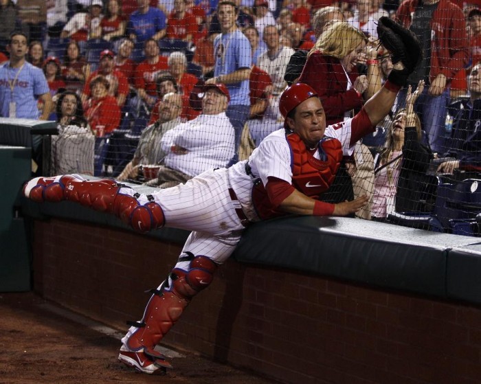 Chase Utley returns to Philadelphia with ovation (Video) - Sports