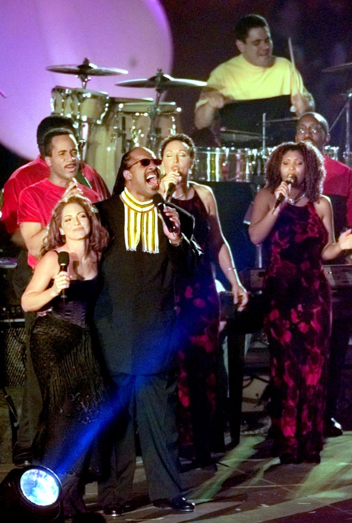 Stevie Wonder, Gloria Estefan and more, 1999
