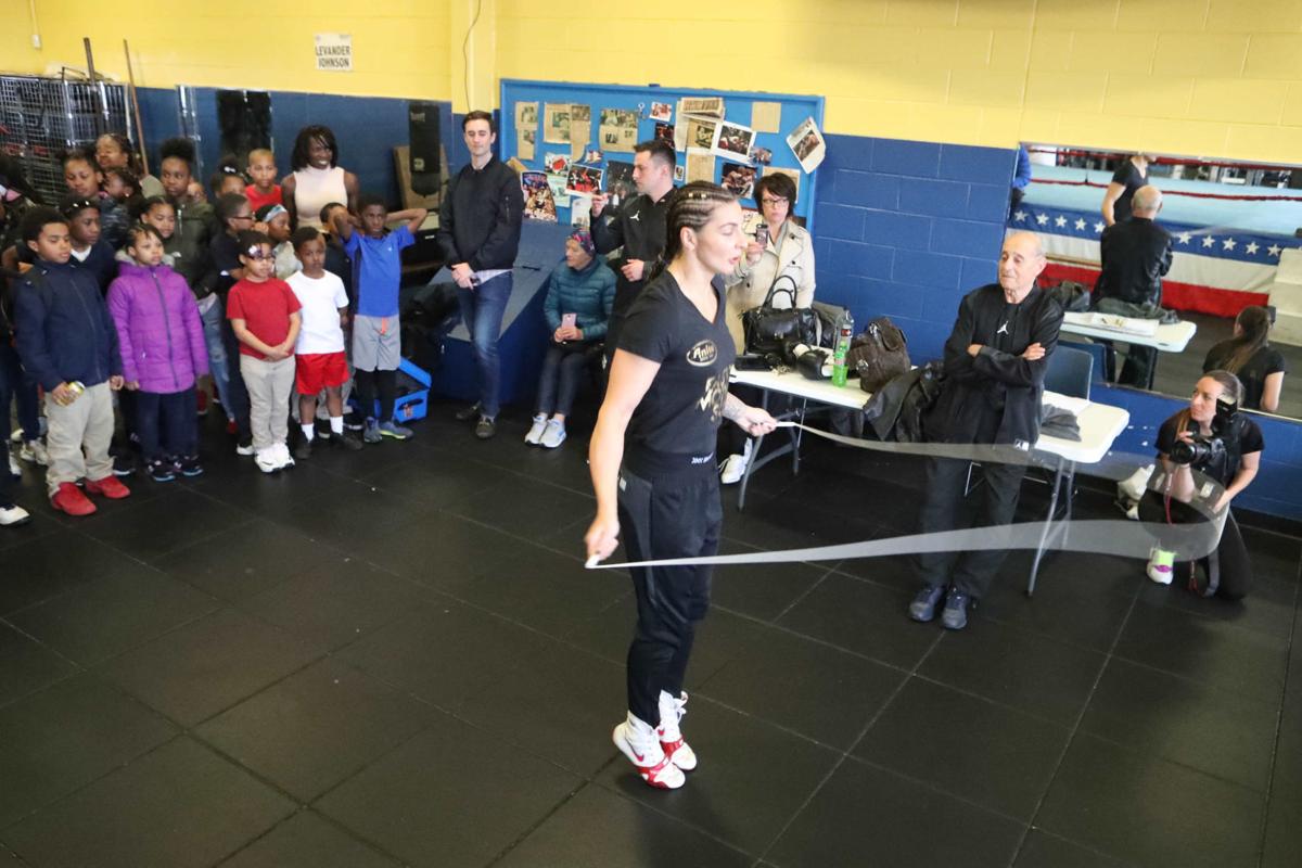 041219_gal_womenboxingworkout