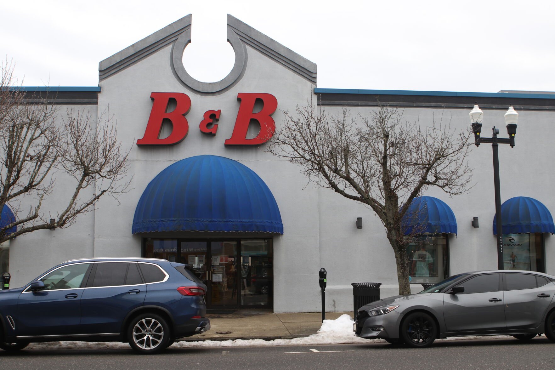 B&B Department Store Closing At Lynn Goforth Blog