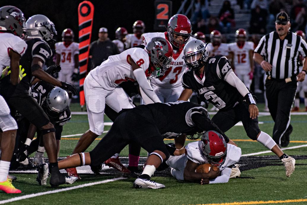 Christian Rando throws 4 TDs, Egg Harbor Township beats Vineland 3521