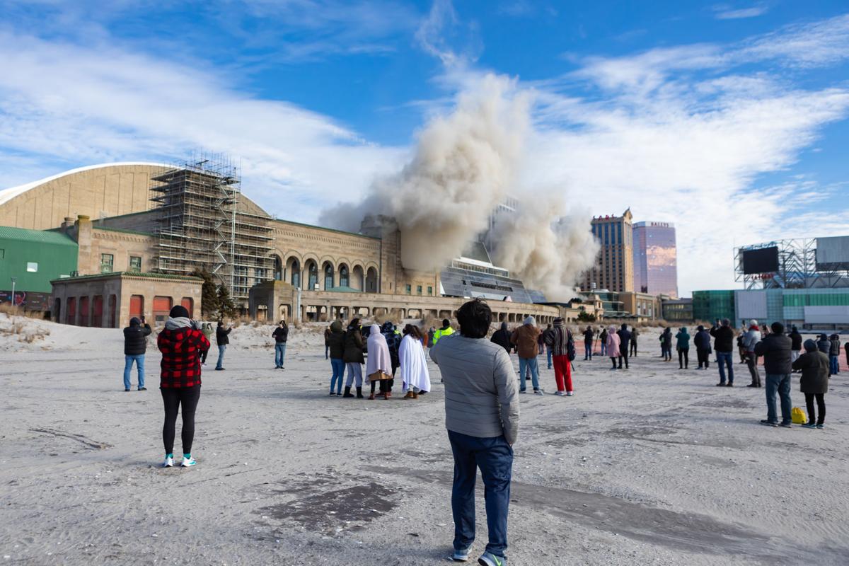 Trump Plaza drops as planned, now an 8-story pile of rubble | Local News | pressofatlanticcity.com