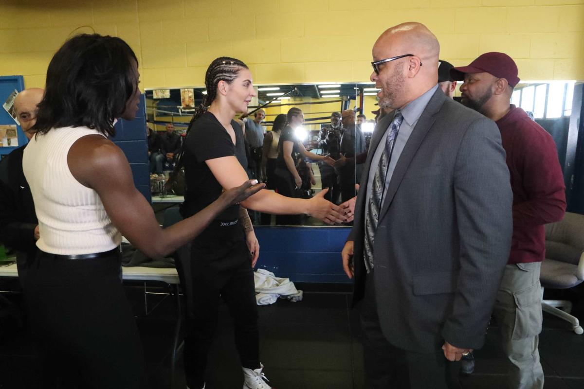 041219_gal_womenboxingworkout