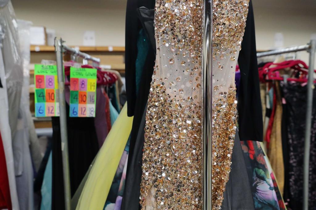 2019 Project Prom Giveaway To Dress Hundreds Of Area Teens