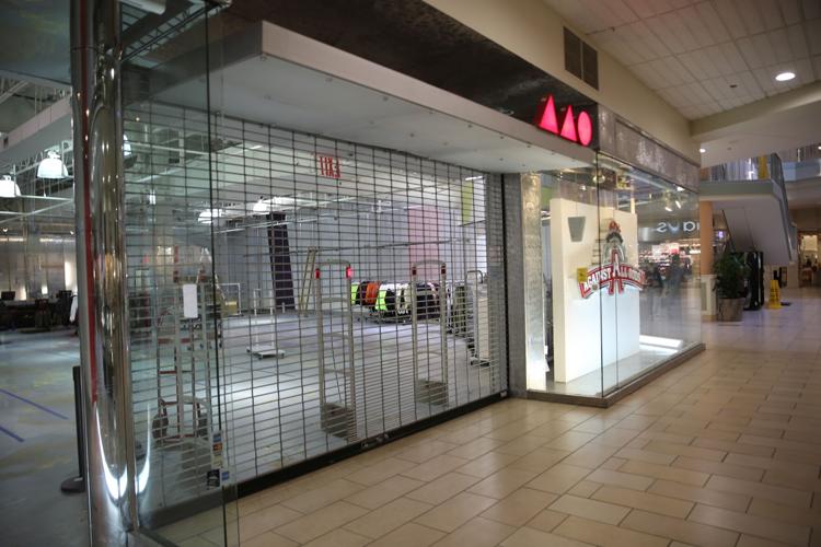 Returns Happily Accepted At Short Hills Mall – Fixtures Close Up