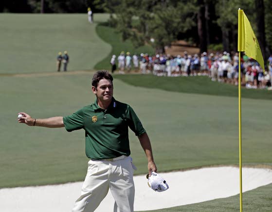 How is Bubba Watson allowed to use a pink (and green) golf ball at the  Masters?