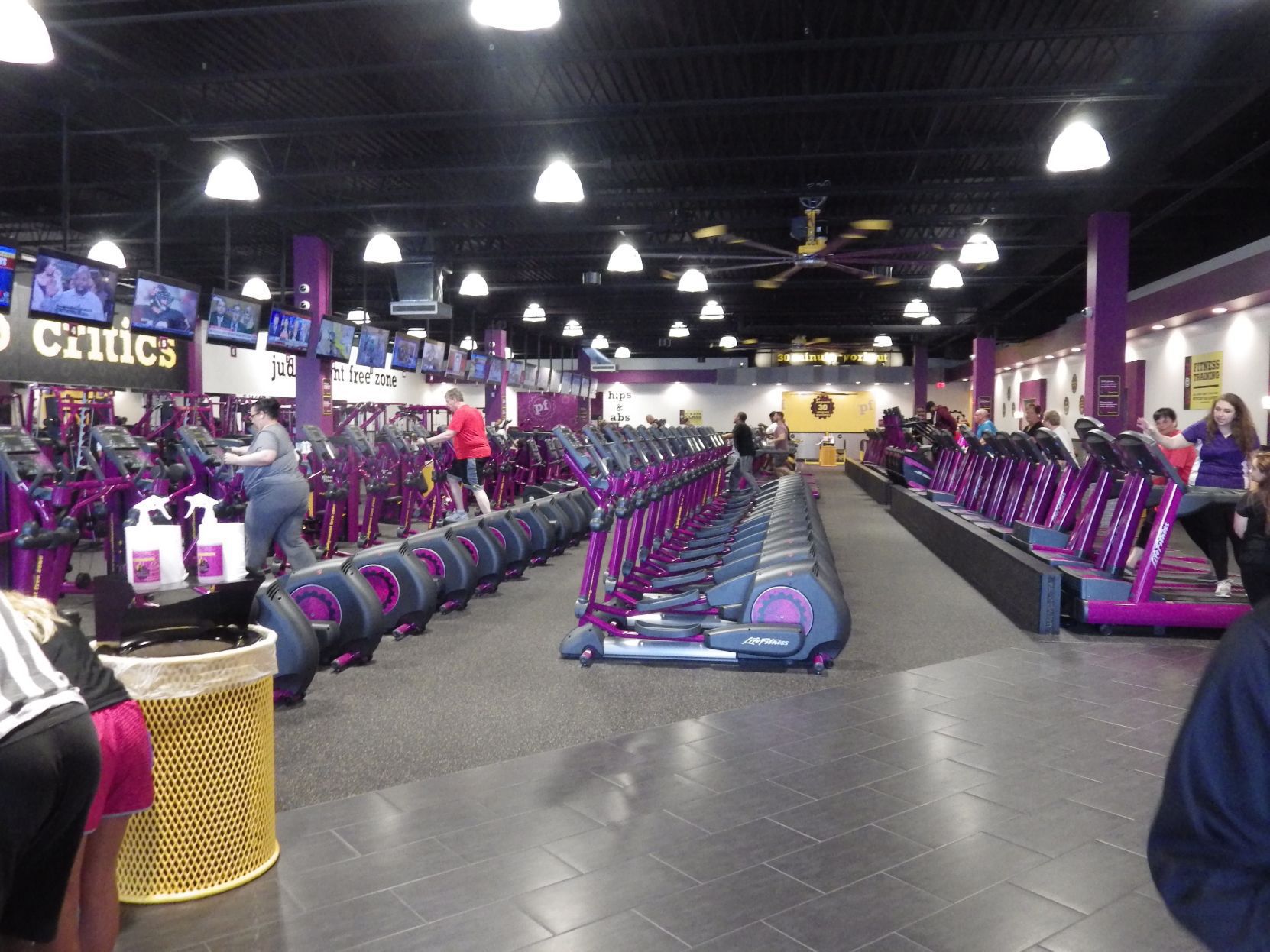 planet fitness clinton township